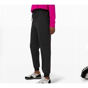 Lululemon Keep moving joggers , black, Size 4 B136